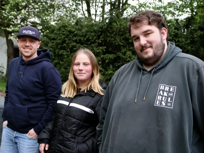 Zwei junge Männer und eine junge Frau aus dem Jugendrat