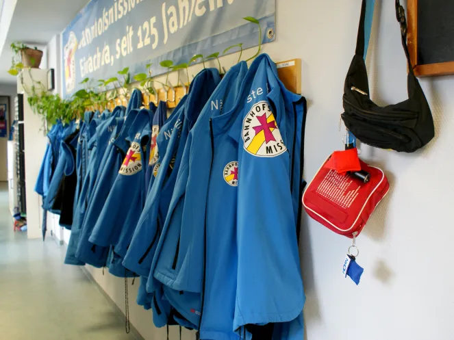 Bahnhofsmission Essen Garderobe mit Westen