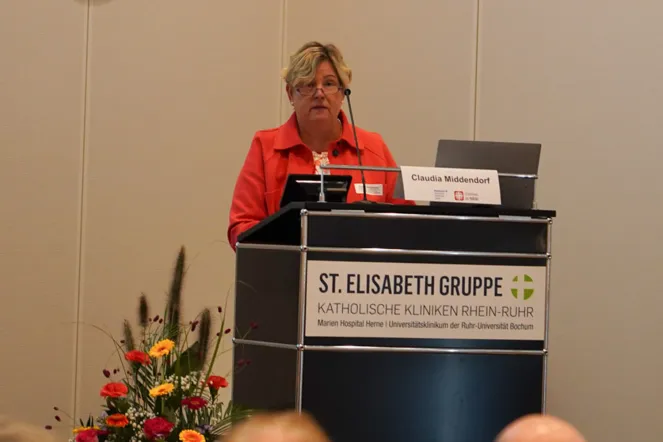 Claudia Middendorf bei der Tagung für Patientenfürsprecher*innen