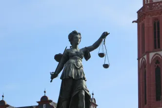 Justitia-Statue