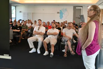 Corinna Butzin gibt ihren Input beim Fachtag des Evangelischen Fachverbandes für Erzieherische Hilfen RWL