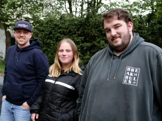 Zwei junge Männer und eine junge Frau aus dem Jugendrat